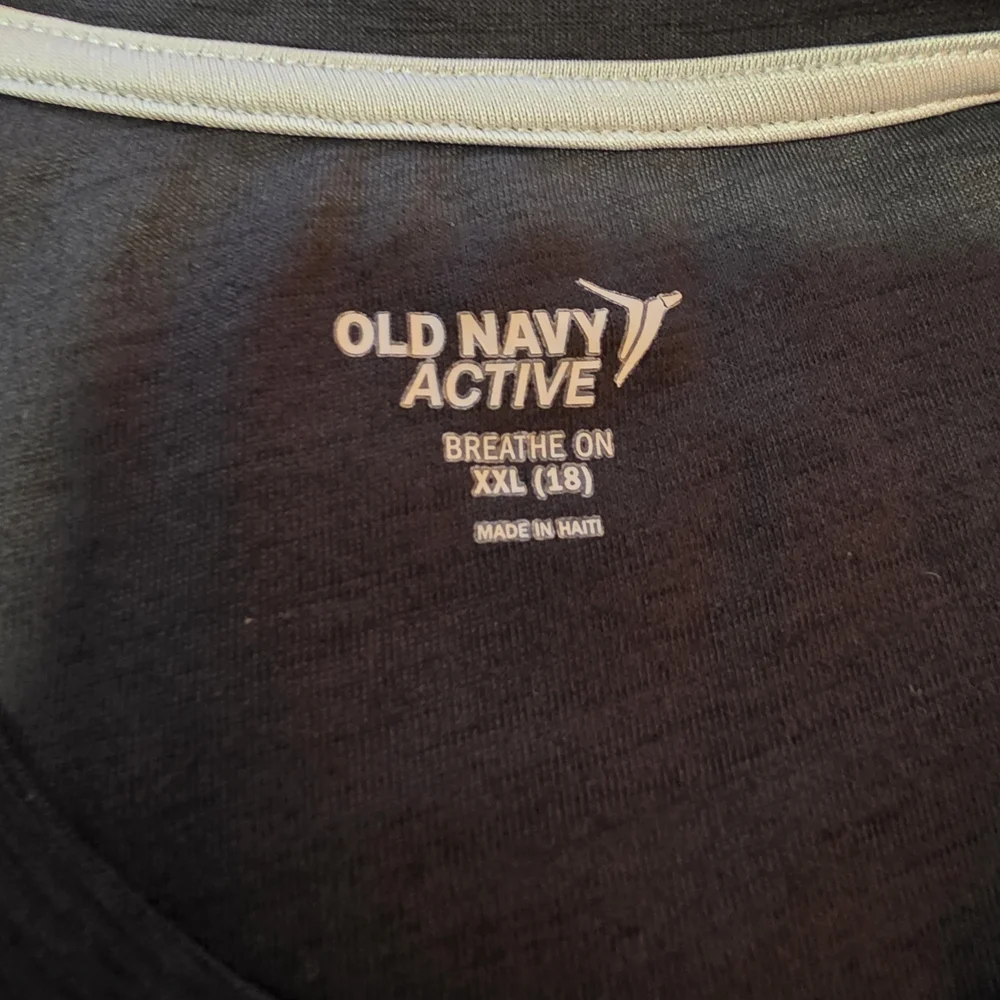 Old‎ Navy Active Black Sleeveless Shirt
